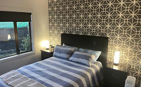 Kaiapoi Village House Deluxe Bedroom And Bathroom